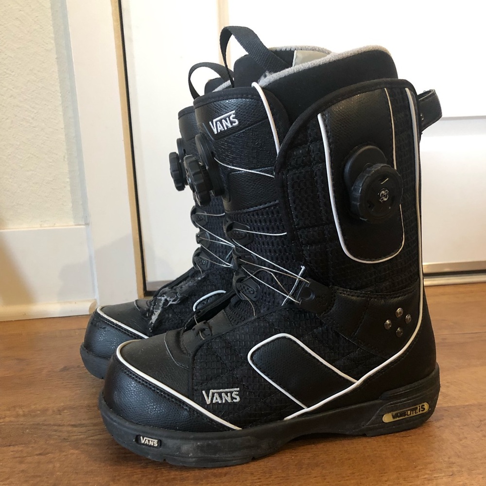 Womens snowboard boots- Vans- Size 8